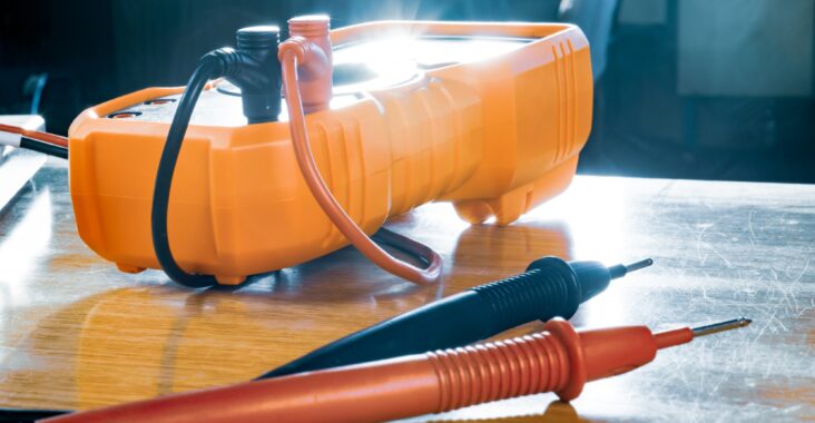 Electronic digital multimeter